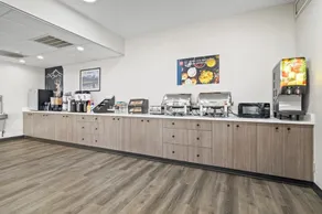 Great Relaxing Overnight Stay! Pet-friendly Unit! Close to Pine Nursery Park! - Image 3