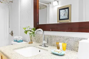 High Rise Deluxe Ocean View Free Parking/Wifi in Waikiki 3106 - Image 2