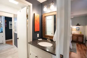 Cozy, Pet Friendly Home Steps from GFL - Image 2