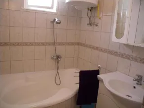 Apartamento de férias com ténis de mesa e piscina - Image 4