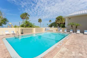 BEACH CONDO RETREAT W / WATER VIEW-HARBOUR (2 e étage) - Image 4