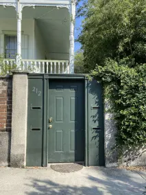 Ground-Level Carriage House ★ Short Walk to Forsyth Park ★ Prime Location - Image 2