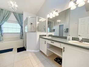 Lakeside Sunset suite - Image 2