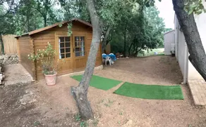 Independent, cosy room with pool access - Image 5