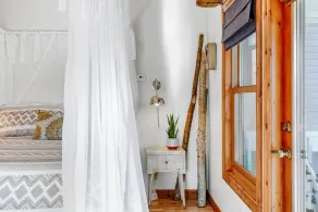 Chic Downtown Loft W / Great Views! - Image 5