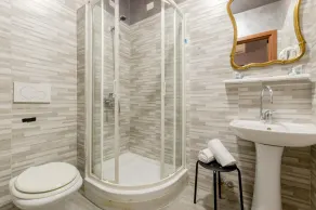 4-bdr Apt Among Colosseum&termini 10-people - Image 2
