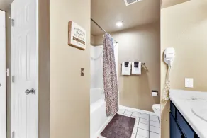 Beautiful, Stylish, Lake Access, 3 Pools! Resort at Pointe Royale, Branson - Image 2
