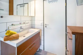 Apartamento \"Efzeglück\" con piscina exterior, terraza compartida y wifi - Image 5