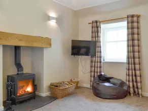 3 bedroom accommodation in Banff - Image 2