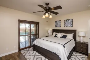Nouvelle maison de piscine Resort personnalisée avec RV Gar. Tout nouveau intérieur / extérieur. - Image 5