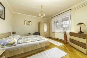 Holiday home with garden pavilion and WiFi - Image 4