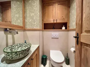 Beautiful Flat With Traditional Architecture - Image 3