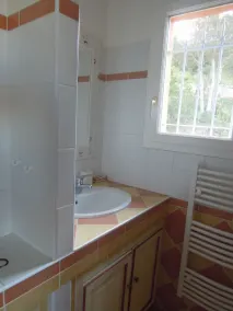 Sainte Maxime: In a residential area of Ste Maxime, overhanging the Golf course, large view on Ste Maxime and the golf of St Tropez, recent  villas for  8 to 10 persons in a quiet and pleasant environement . Easy access to the beaches and Shopping center. - Image 3