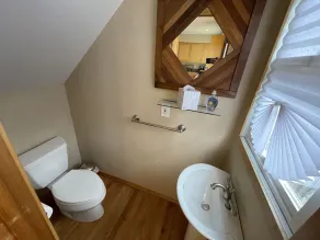 Cheerful 2 Bdrm / 1.5 Bath Pearl St. Condo - Image 3