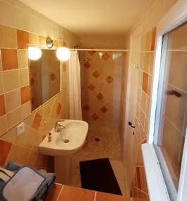 studio independant dans villa grand terrain ideal pour votre animal de compagnie - Image 3