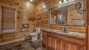 Agréable chalet convivial et familial avec jacuzzi, terrasse et barbecue | Vue rivière | Avec animaux admis - Image 4