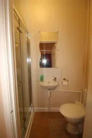 Middlecroft House Staveley by Smart Corporate Stays - Image 5