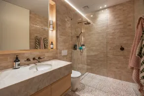 Blanc de Noir Luxe Grandeur with Pool and Spa - Image 5