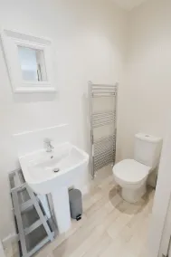 Entire holiday home sleeping 4 people - Image 3
