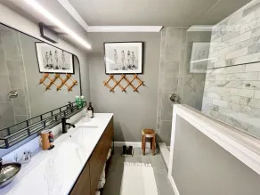 Eagles Rest: Relax in this pet friendly home with an enclosed yard perfect for y - Image 2