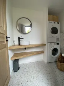 New wooden house, swimming pool, 5 minutes' walk from the beach. - Image 2