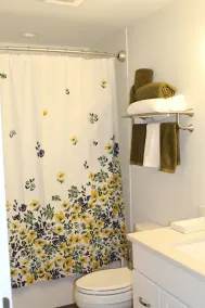 Family friendly home - Just a short walk to the beach!  - Image 3