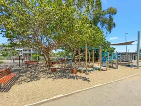 Very Cute Beach Cottage with Huge Private Pool and Amazing Outdoor Entertaining! - Image 2