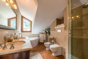 Erleben Sie das hohe Leben am Comer See in einer historischen Villa mit Seeblick und privatem Pool - Image 5