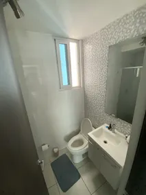 3bd/3ba FamilyApartment w/ Modern Kitchen & Balcony - Image 2