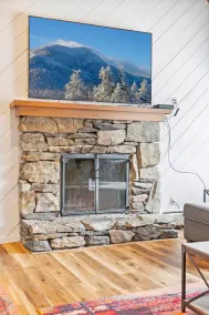 Hot Tub Sauna Firepit Nespresso Huge TV - Image 3