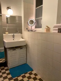 Fremragende sommerhus mellem land og hav - Image 2