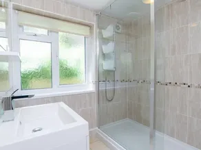 High Spec 2 Bedroom Apartment with Amazing Sea Views - Image 2