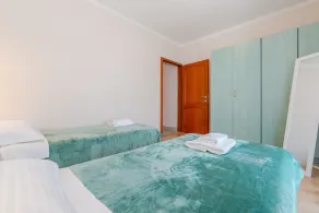 Three bedroom apartment with terrace and sea view Stara Novalja, Pag (A-6319-c) - Image 4