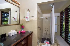 Fairwinds Luxury villa - Image 3