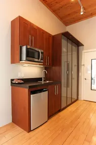 Discover the cozy Napoli Suite in the heart of downtown Saugatuck, a charming retreat for two. - Image 3