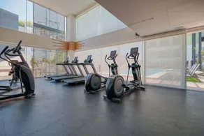 Cozy 1Br Apt - Pool - Gym - 2 Min to the Beach - Image 2