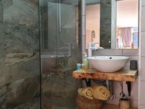 Schöne Wohnung mit privater Garage direkt an der Piste - Image 2