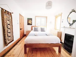 Beautiful Cottage by the Coast - Image 5