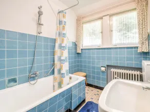 Large Holiday Apartment near Willingen with Private Garden & Terrace - Image 4