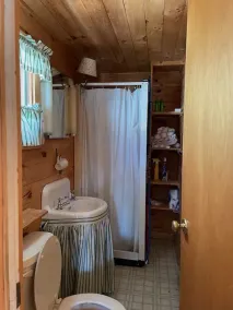 Lakeside Isbell Cottage and Isbellita Guest Cottage - Image 4