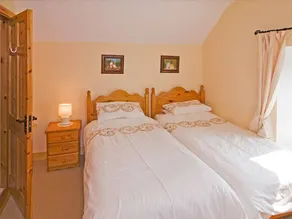 Pate's Cottage, Glengarriff, West Cork - Image 4