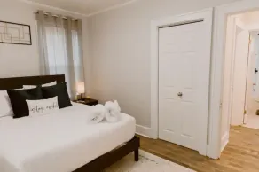 Lavish 2BR Lower Unit in Ferndale - Image 3