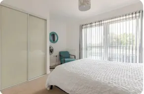 Rochester - 2 Bed - Sleeps 4 - Balcony - Parking - Image 4