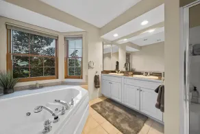Cozy Vermont townhouse with opportunities for outdoor fun in summer and winter - Image 3