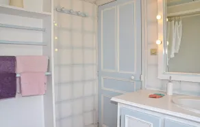 Gorgeous home in Mouterre-Silly - Image 2