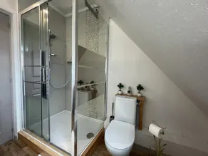 Rustic cottage with shared pool and pets allowed, sleeps 15 - Image 4