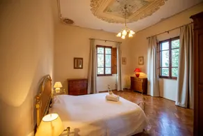Exceptional charming villa with private pool and view - Image 2