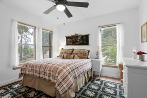 Mountain Cottage - Hot Tub! Walk to Lake and National Forest Hiking Trails - Image 4