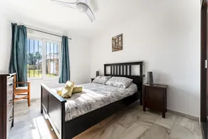 Apartamento com Excelente Localização com Vista para o Mar, Piscina & Wi-Fi - Image 3