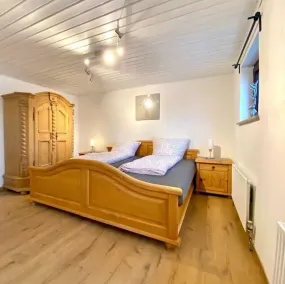 Cozy vacation home for up to 8 people with terrace - Image 5